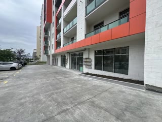 Universal commercial space for rent in Didi Digomi