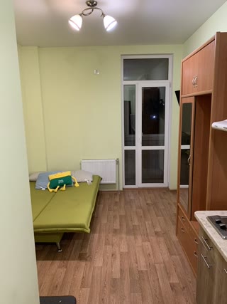 Продам гостинку біля метро Левада
