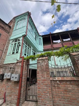 Продаётся 2-комнатная квартира в Тбилиси