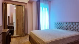 იყიდება 4 ოთახიანი ბინა ვაკეში