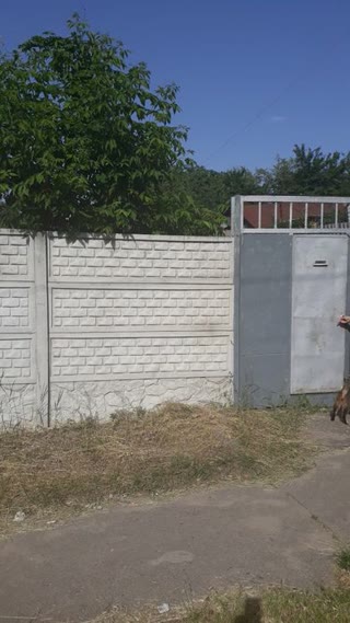 продам пол дома с окремим входом