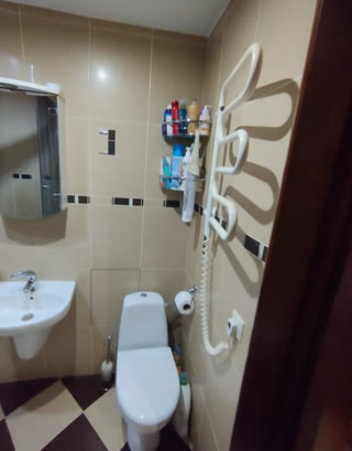 Продається 2к квартира 42.3 кв. м, мікрорайон Відрадний
