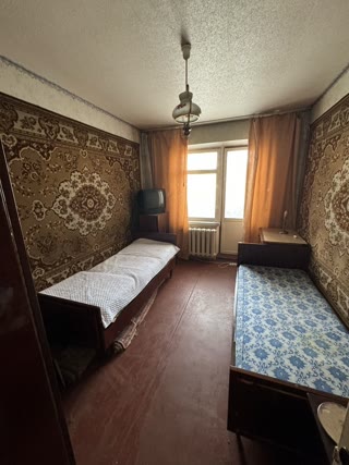 Продаж 2к квартири у Голосіївському районі, метро Іподром, Теремки