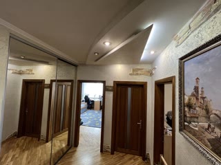 Продається 3-кімнатна квартира, метро, Деміївська, Голосіївський район