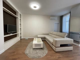 Оренда 2к квартири в Печерському районі, метро Кловська