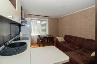 Продається 2-кімнатна квартира, метро Чернігівська, Дніпровський район