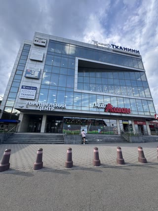 Здається в оренду приміщення біля м. Дарниця 280м