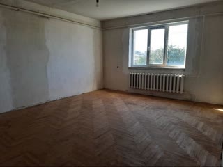 Продам добротний будинок в смт Коротич
