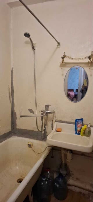 Sale of a 2-room apartment in Borshchahivka near Youth Park and TC Kvadrat
