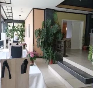Продам окремо стоячу будівлю 1654.30 м2.