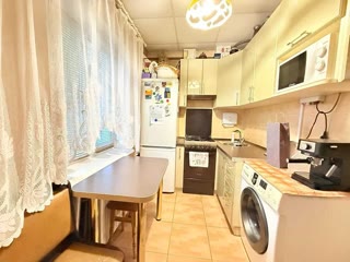 Продається 2-кімнатна квартира біля парку ім. Генерала Потапова та швидкісного трамваю — зручно, затишно, все поруч!