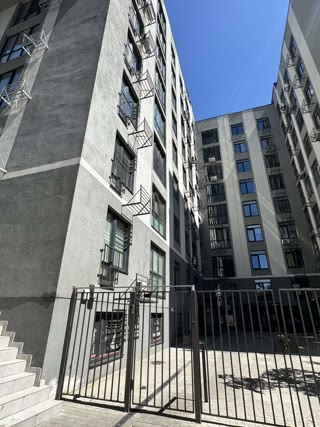 Продаж 1-кімнатної квартири в ЖК Метро Парк біля метро Вирлиця
