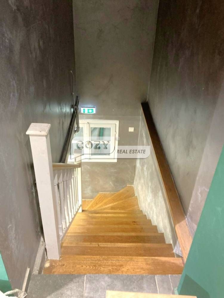 230 m² Store