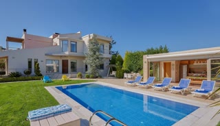 300 m² Villa