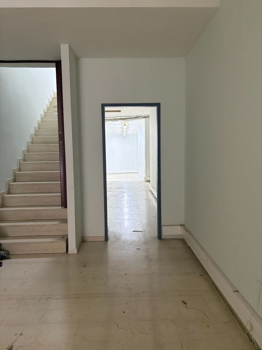 334 m² Store