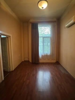 ქირავდება საოფისე ფართი საბურთალოზე