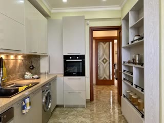 იყიდება ოთხოთახიანი ბინა ვაკეში
