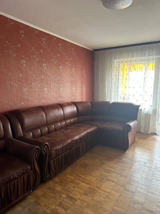 Продаж 1-кімнатної квартири на Троєщені