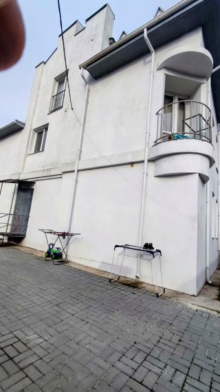 Продам 1к студию на Защитников Украины
