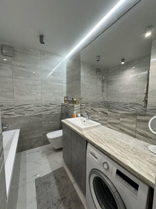 For Sale 2-room Apartment in Rogatinsky Residential Complex, Center