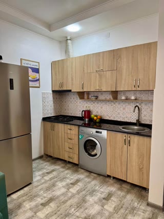 🏢 Comfortable Apartment for Rent with Balcony & Gated Yard