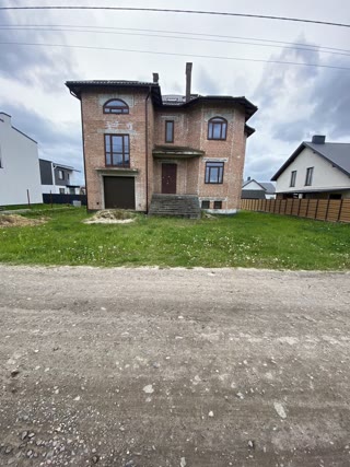 Продаж будинку 400 м² у Солонці — простір для життя та інвестиції