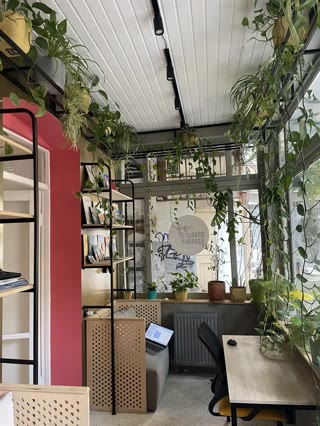 Commercial office space for rent in Sololaki