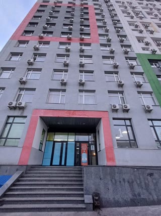 Продається 2к квартира та працюючий бізнес у ЖК Smart House