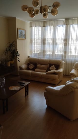 Продаж 4-кімнатної квартири на Позняках біля метро Позняка та ТРЦ Piramida