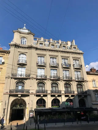 🏛 Продаж атмосферної 2-кімнатної квартири в центрі Львова