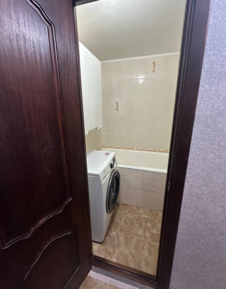 Продається 2к квартира, вул. Дмитра Луценка, Голосіївський район