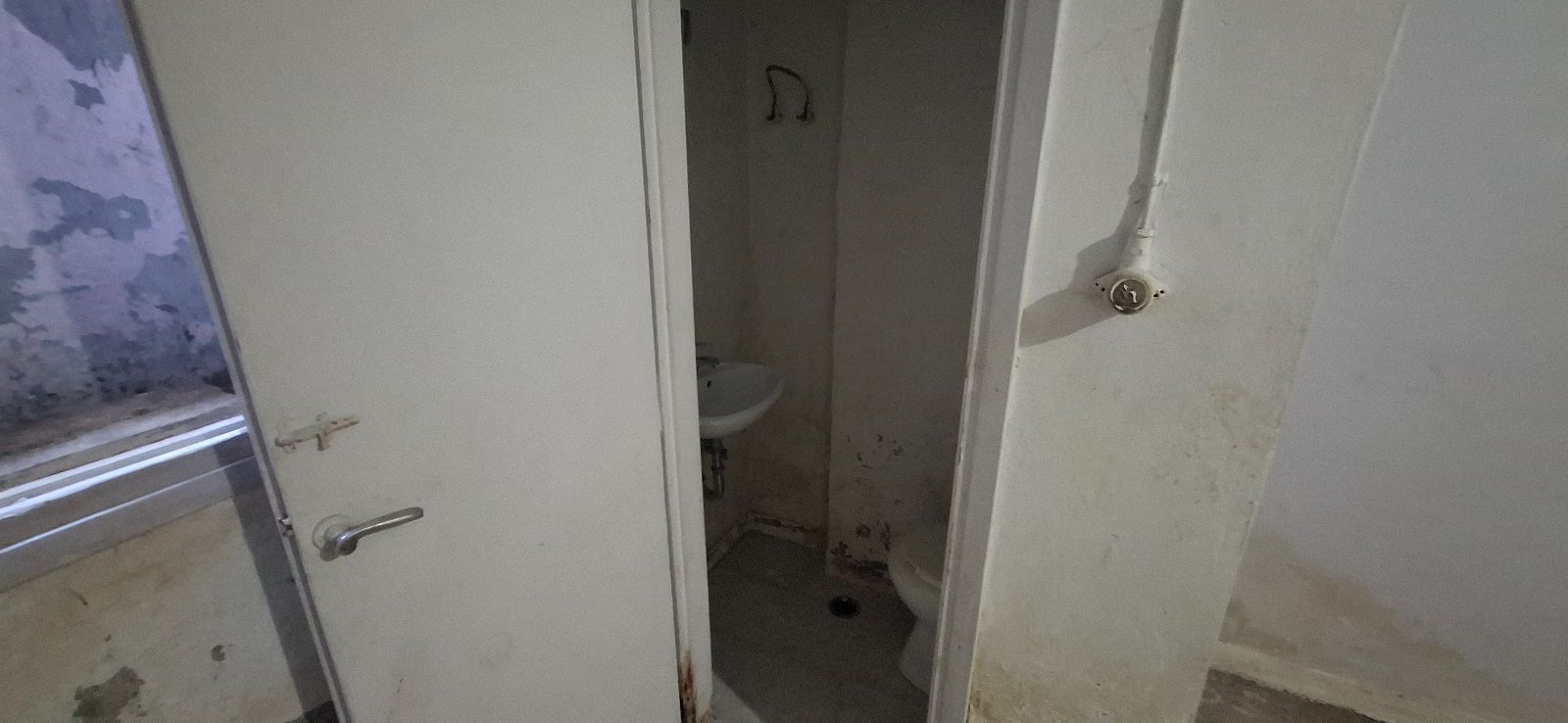 Store of 50 m²