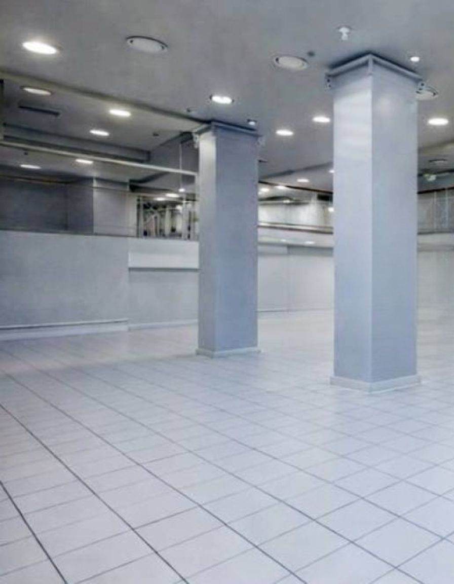 400 m² Store