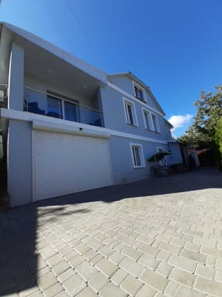 Будинок 200 м2 з панорамним видом на Київ та басейном, 5км від Хрещатика