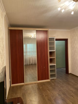 Продаж 1-кімнатної квартири на Троєщені