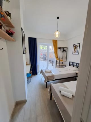 URGENT SALE — OPERATING 4-UNIT HOTEL ON JAVAKHISHVILI STREET