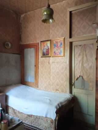 For sale 3-room private house with its own operating business in Didube
