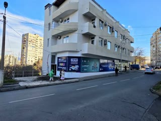 იყიდება უნივერსალური კომერციული ფართი საბურთალოზე