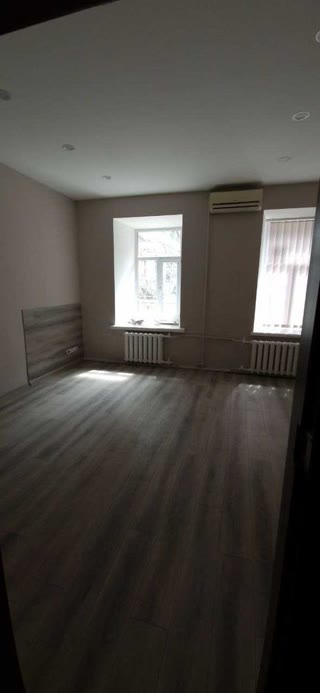 Продаж 4-кімнатна квартира в історичному центрі Києва біля Михайлівського монастиря та Софії
