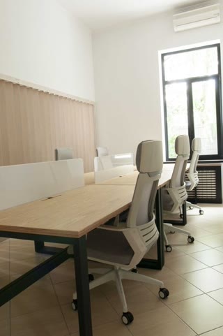 Продажа офиса Почайнинська, 110м2, перший поверх, окремий вхід