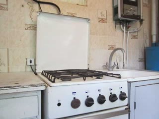Продам полдома в