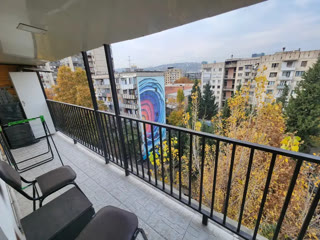 იყიდება 2 ოთახიანი ბინა საბურთალოზე, ბახტრიონის ქ.