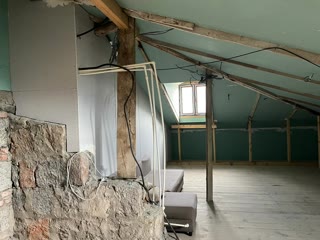 იყიდება სახლი ბათუმის შუა გულში