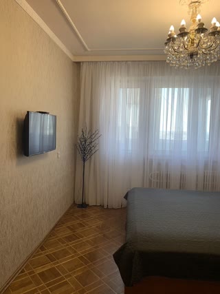 Продається простора 4 к кв з гарним ремонтом, вул. Танкопія