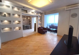 Продаж 2-кімнатної квартири 56 кв.м, Харківське шосе, Харківський Масив