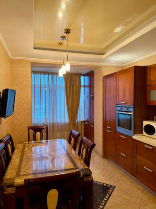 Продається 3-кімнатна квартира в ЖК, Голосіївський район, метро Іподром