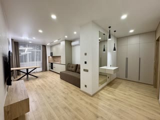 Продаж 2-кімнатної квартири в ЖК Варшавський -2 біля ТРЦ Ретровіль