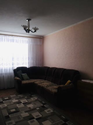 Продам трехкомнатную комнатную квартир
