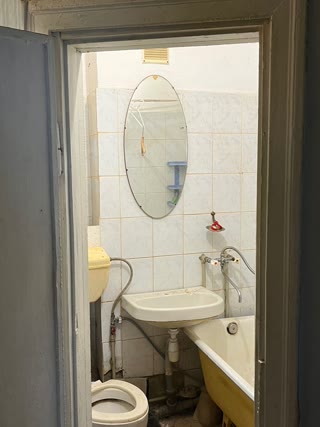 Продаж трьох кімнатної квартири біля парку