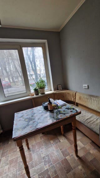 Продається 3-кімнатна квартира, вул. Бакинська, метро Дорогожичі